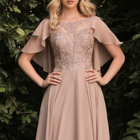 Formal dress - Picture 7 of 9